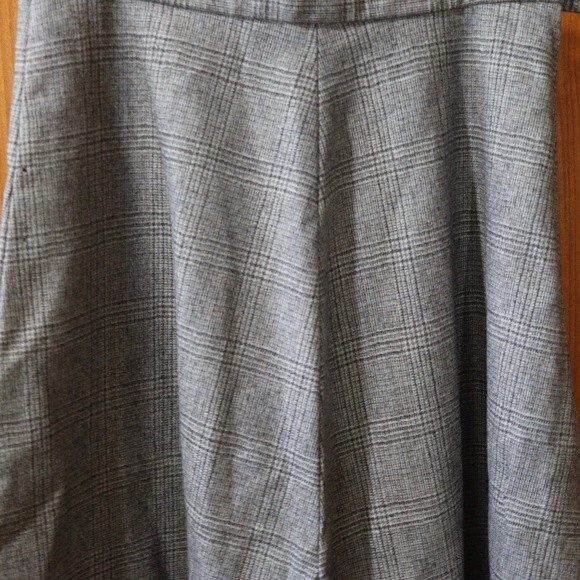 Vintage Handmade Gray Wool Plaid A-Line Midi Skirt Classic 70s Style M - Picture 7 of 12
